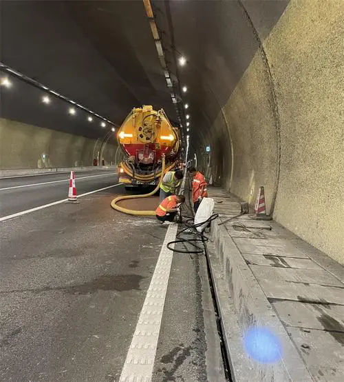 商丘隧道排水渠清淤